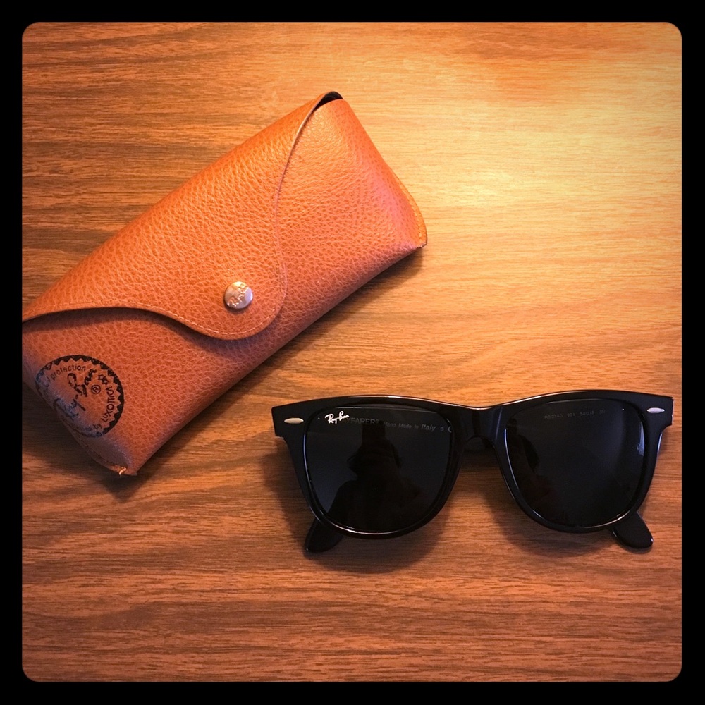 Classic Ray Ban Wayfarers